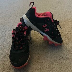 T-ball/softball cleats